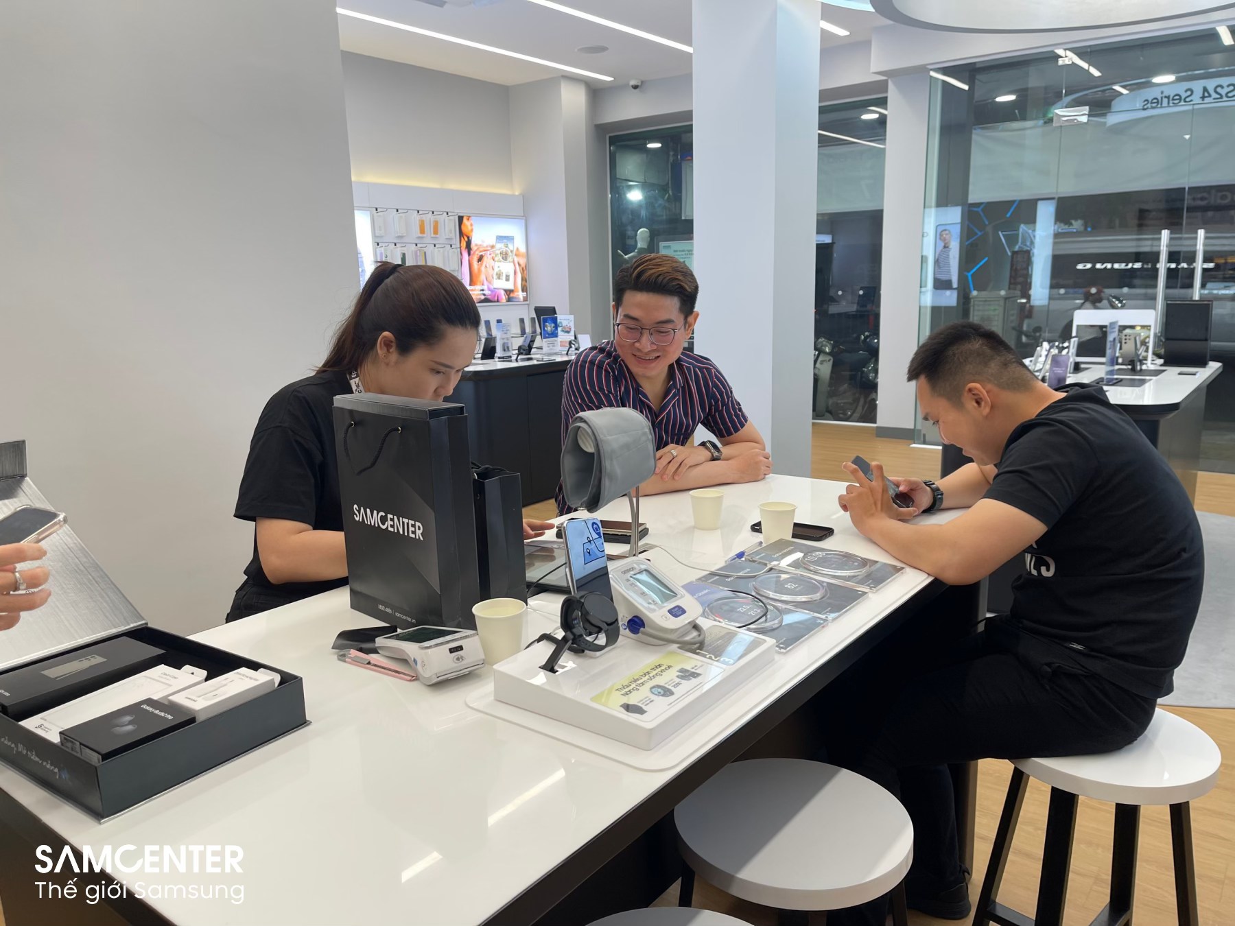trải nghiệm điện thoại samsung s24 ultra tại SamCenter